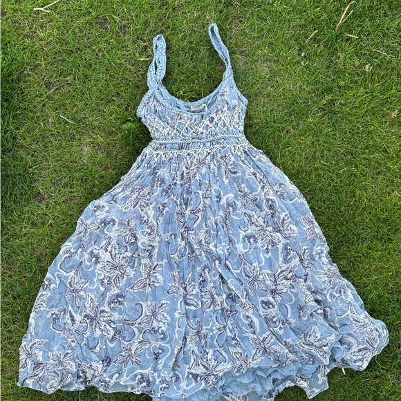 Max Studio Dresses & Skirts - Max Studio Blue and White Floral Midi Dress